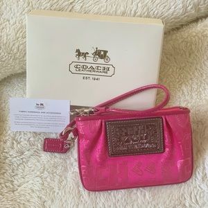 NWT Coach Poppy Wristlet